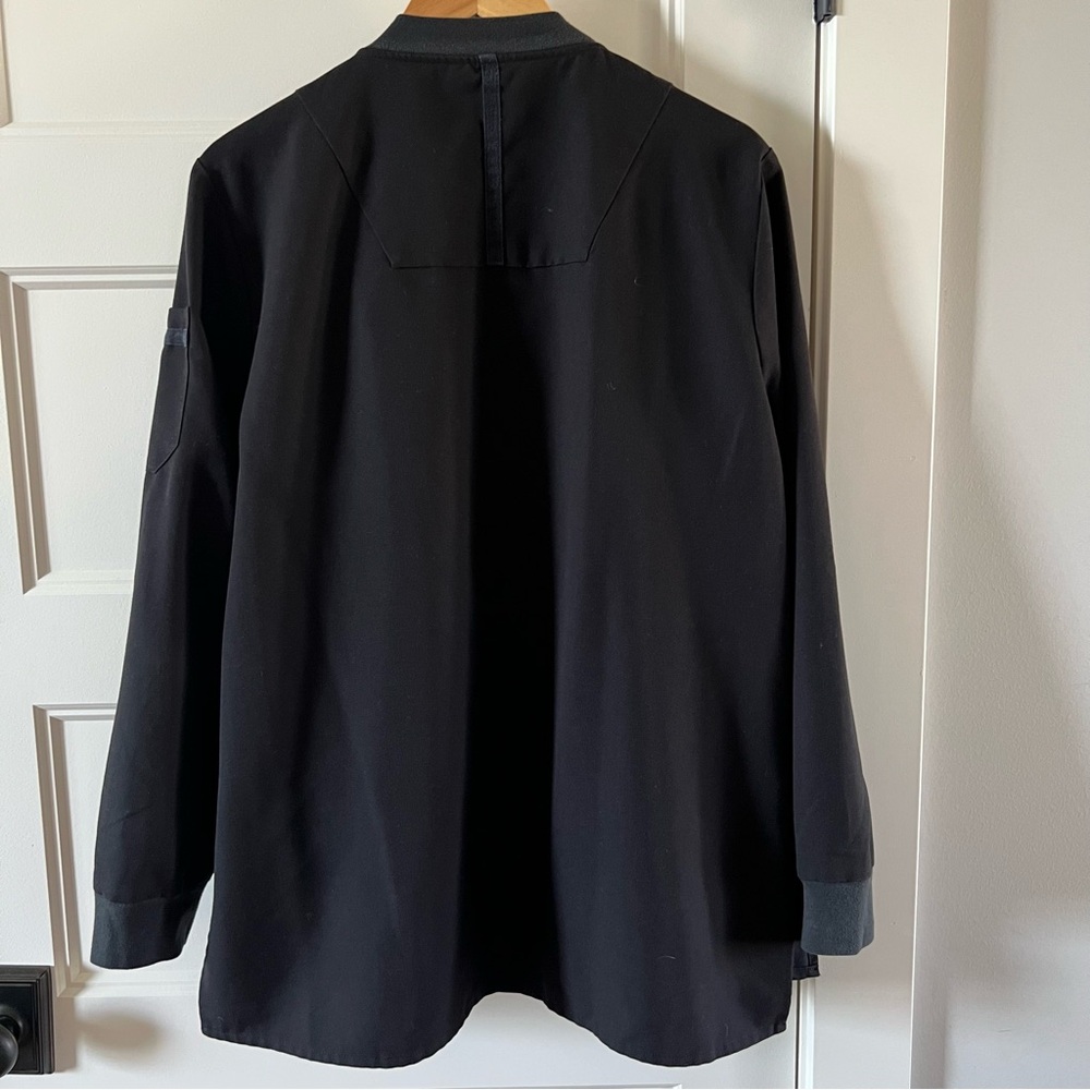 Figs Bellery Scrub Jacket in Black - Picture 4 of 4